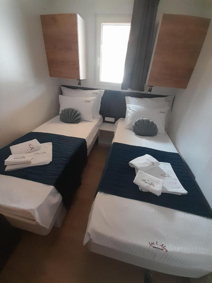 Mobile Home Ami & Alen Biograd Na Moru Eksteriør billede