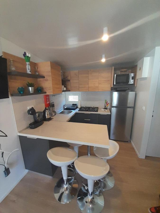 Mobile Home Ami & Alen Biograd Na Moru Eksteriør billede